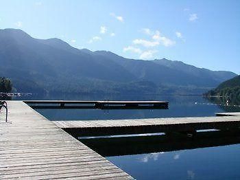 Hotel Cabins And Campground At Cultus Lake Park Chilliwack Exteriér fotografie