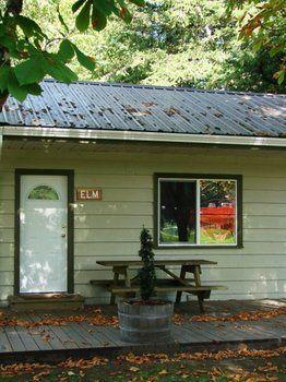 Hotel Cabins And Campground At Cultus Lake Park Chilliwack Exteriér fotografie